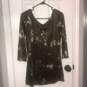 EUC BKE The Buckle Size Large Metallic Top Shirt